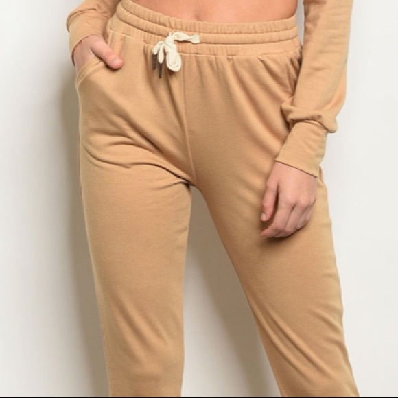 ❄️LAST1️⃣//TAN HOODIE JOGGERS SET - Picture 4 of 5